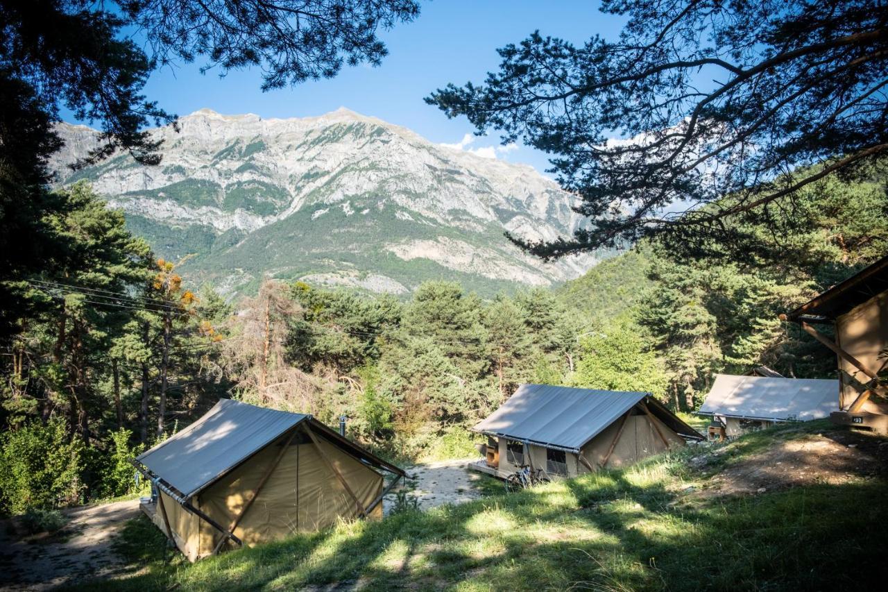 Huttopia De Serre-poncon Campsite *